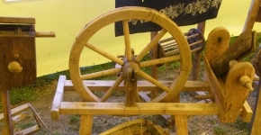 128